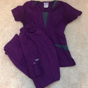 Butter soft scrub set size small